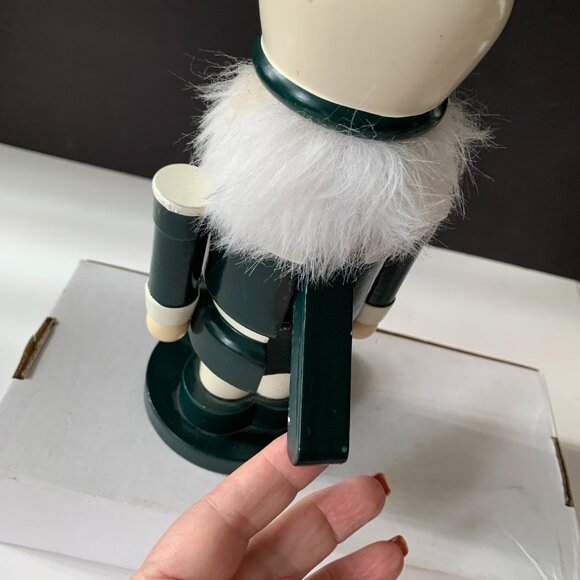 NEW YORK JETS NFL NUTCRACKER CHRISTMAS WOODEN FIGURINE 9" - Picture 7 of 8